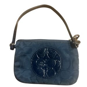 Vintage Coach Wristlet ‎ Gorgeous Navy Blue .